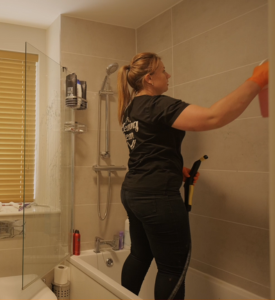 bathroom apartment cleaner